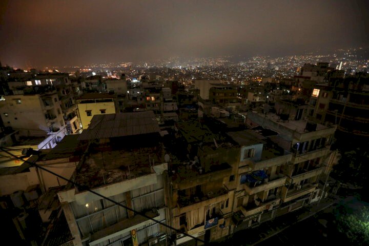 Lübnan'da kriz derinleşiyor: Ülke karanlığa gömüldü