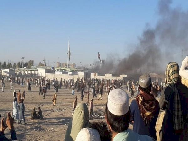 Taliban, Spin Boldak Sınır Kapısı'nın kontrolünü ele geçirdi