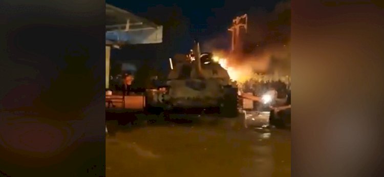 İran’da Hamaney aleyhine sloganlar atıldı, tank ateşe verildi