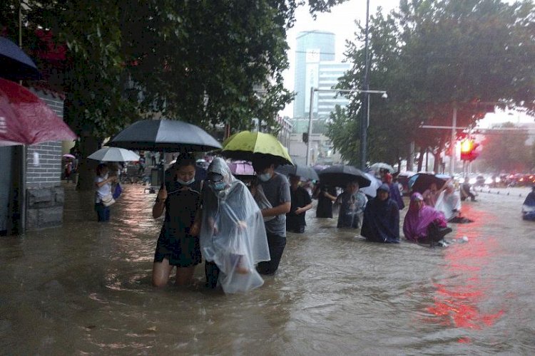 Çin'de sel felaketi: En az 12 kişi hayatını kaybetti, 200 bin kişi tahliye edildi