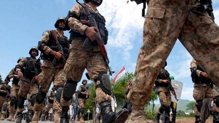 Pakistan, Afgan sınırına asker yığınağına başladı