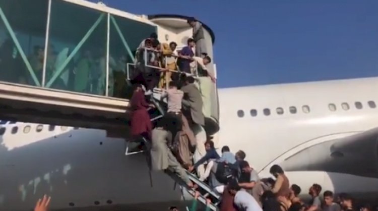 Kabil Havalimanı'nda izdiham ve silah sesleri: 'En az 5 kişi öldü'