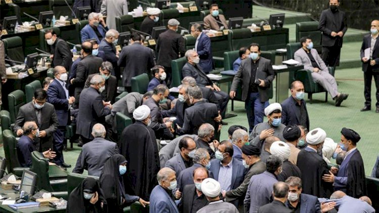 İran'da yeni kabine listesinde kadınlara ve Sünnilere yer verilmedi