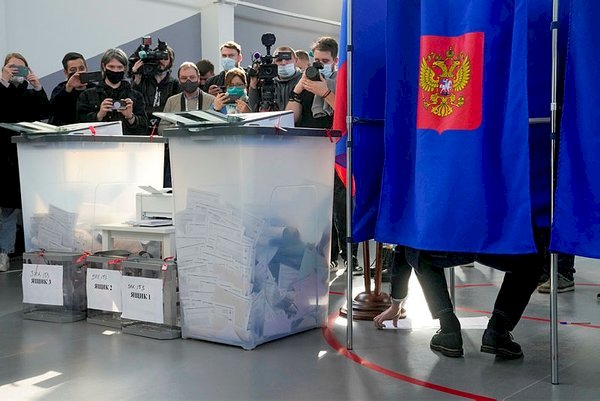Rusya'da sandıklar kapandı! Seçime katılım oranı yüzde 45