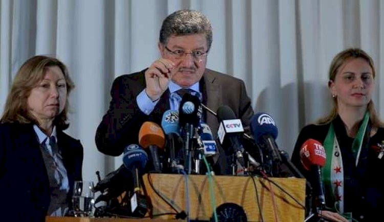 SMDK Başkanı Muslat: ABD, Suriyeli muhalifler arasında taraf tutuyor