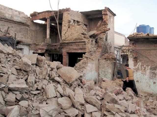 Pakistan'da deprem: En az 20 ölü