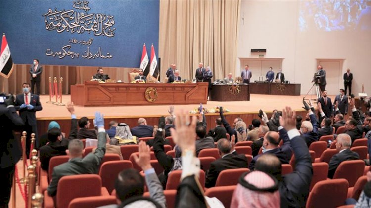 Irak Parlamentosu kendini feshetti