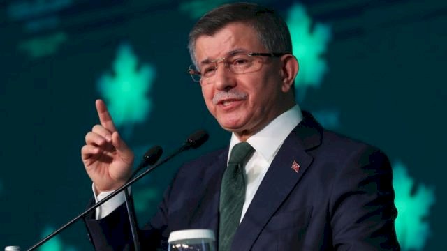 Davutoğlu: Bahçeli Kürtçe'ye hakaret ediyor