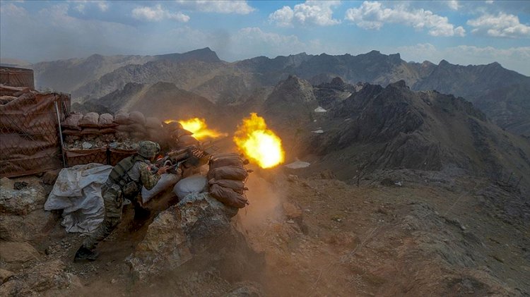 Çukurca sınırında 2 PKK’li hayatını kaybetti