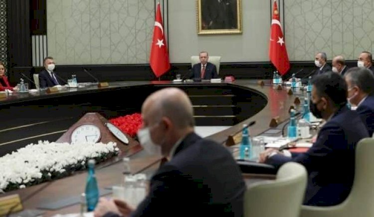 Gözler Ankara'daki kabine toplantısında: 10 büyükelçi masada