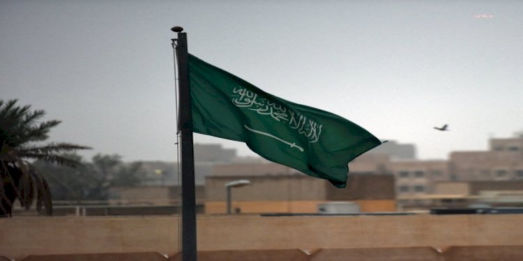 Suudi Arabistan Lübnan'ın Büyükelçisi'ni sınır dışı etti