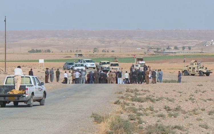 Irak ordusunun desteği ile Kürt köylerine girmeye kalkıştılar, halk yolu kesti...