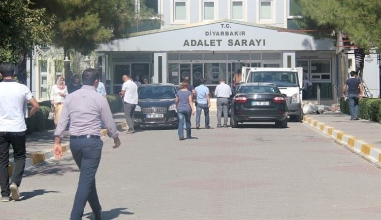 Diyarbakır'da 14 siyasetçi ve sendikacı tutuklandı