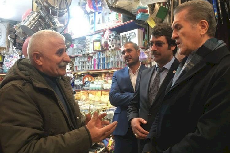 PAK’tan Vanlı esnafa destek: Kürdistan ülkemizin adıdır