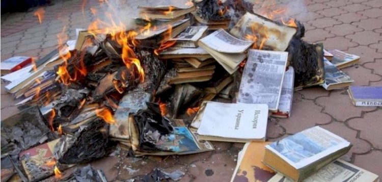 Türkiye'nin gönderdiği ders kitapları Suriye'de yakıldı