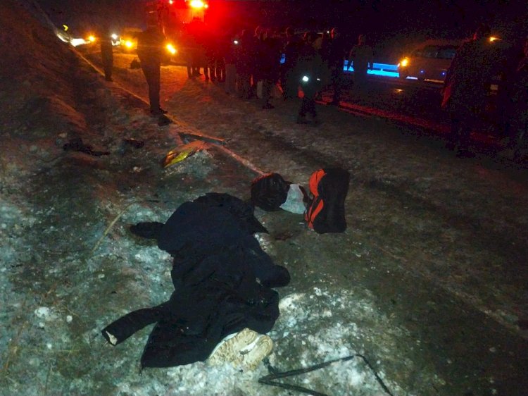 Kars'ta yolcu otobüsü devrildi: 4 ölü, 18 yaralı