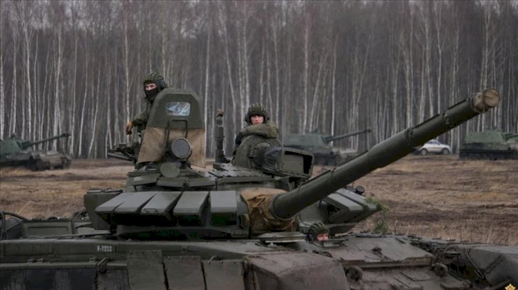 İngiltere Savunma Bakanlığı: Belarus'taki Rus kuvvetleri Kiev'e ilerliyor