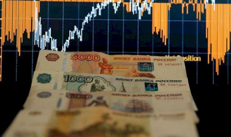 Rus rublesi dolar karşısında yüzde 30 değer kaybetti