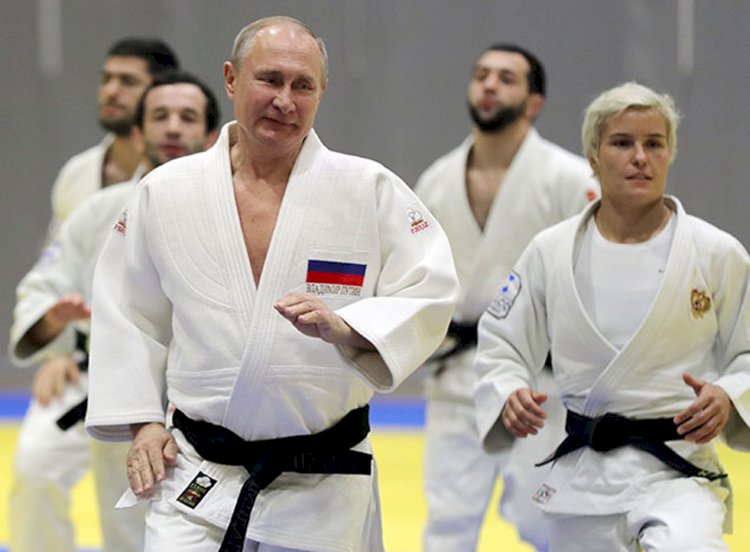 Putin’in tekvandodaki onursal siyah kuşağı geri alındı