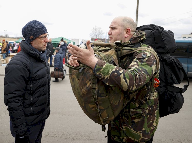 Ukrayna için savaşmak isteyen yabancı savaşçılar sınırı geçti