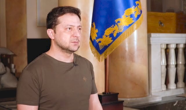 Zelenskiy: Ukrayna'daki bazı partilerin faaliyetinin askıya alınmasına karar verildi