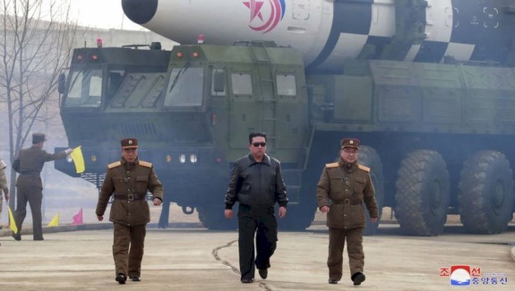 Kıtalararası balistik füze deneyen Kim'in tarzı gündem oldu