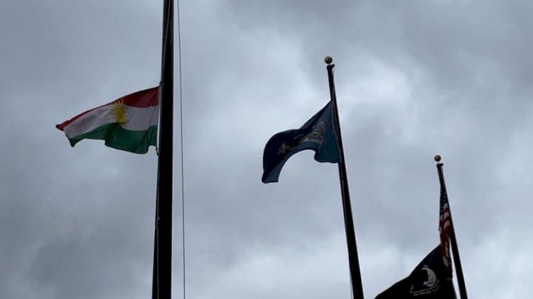 ABD’de Kürdistan bayrağı göndere çekildi