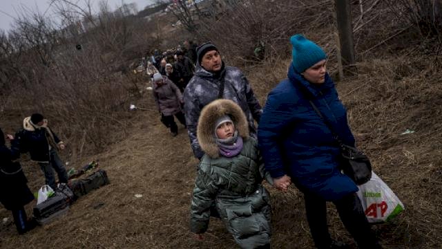 Zelenskiy: 3 binden fazla kişi Mariupol'den tahliye edildi