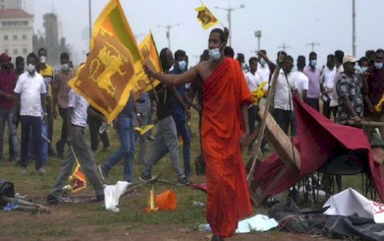 Sri Lanka'da hükümet karşıtı protestocularla yaşanan çatışmada bir milletvekili öldü