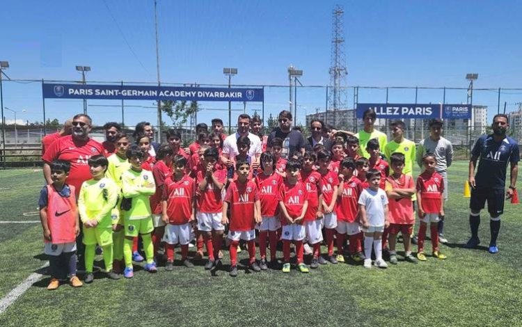 Paris Saint Germain, Diyarbakır'da futbol akademisi açtı