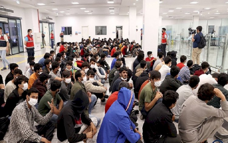 221 göçmen Afganistan’a geri gönderildi