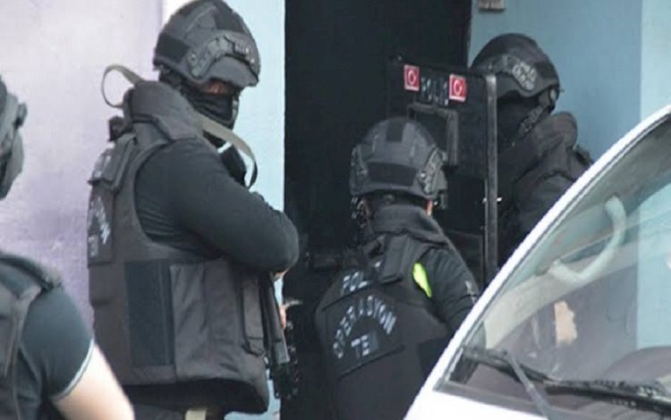 İstanbul'da HDP'ye polis baskını çok sayıda gözaltı var