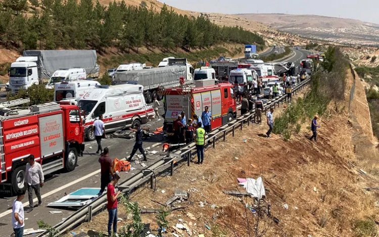 Antep'te feci kaza: 15 ölü, 22 yaralı!