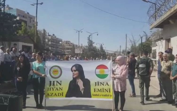 Kamışlo'da Jina Emini için protesto düzenlendi