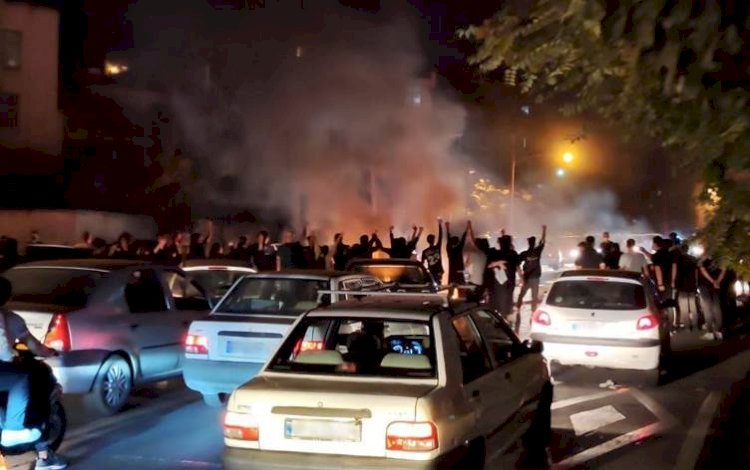HTŞ'ye karşı Azez’de protesto gösterisi düzenlendi
