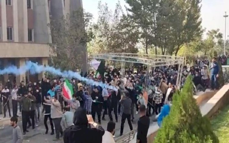 İran: Jina Emini gösterilerine katılan 1000 protestocu halkın önünde yargılayacak