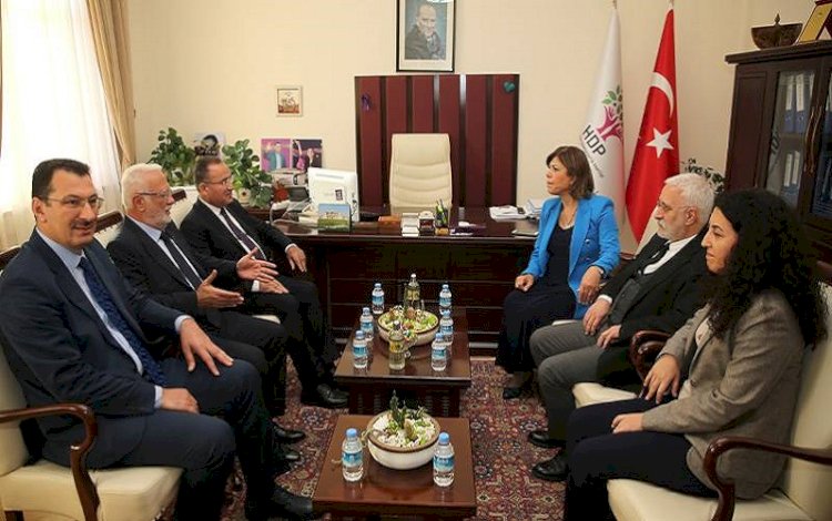Mehmet Metiner ve Şamil Tayyar'dan 'HDP ziyareti' yorumu