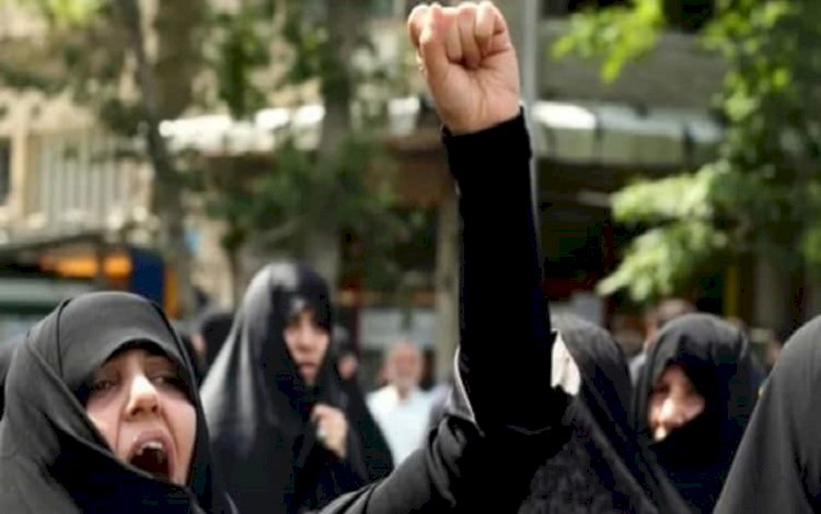 İran'da koyu muhafazakar Sistan-Belucistan’da kadınlar sokağa döküldü