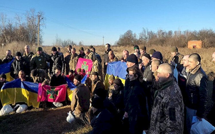 Ukrayna ve Rusya arasında esir takası: 120 kişi serbest bırakıldı