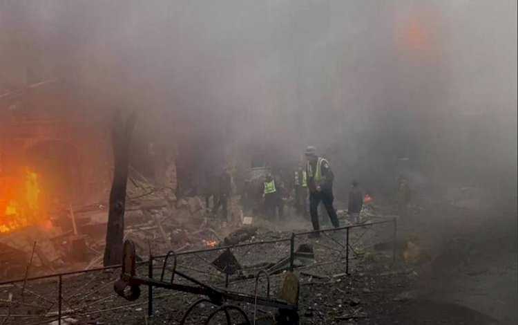 Kiev'de patlama sesleri: 'Rusya, 100'den fazla füzeyle hedef aldı'