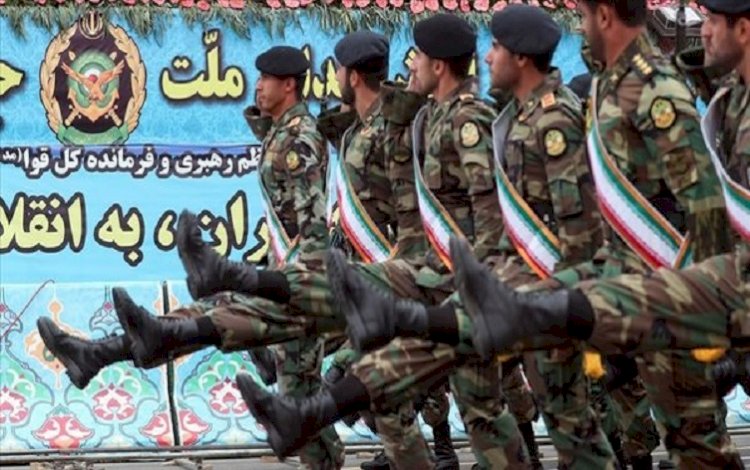 İran Devrim Muhafızları’ndan tehdit:  En küçük hatada yok ederiz!