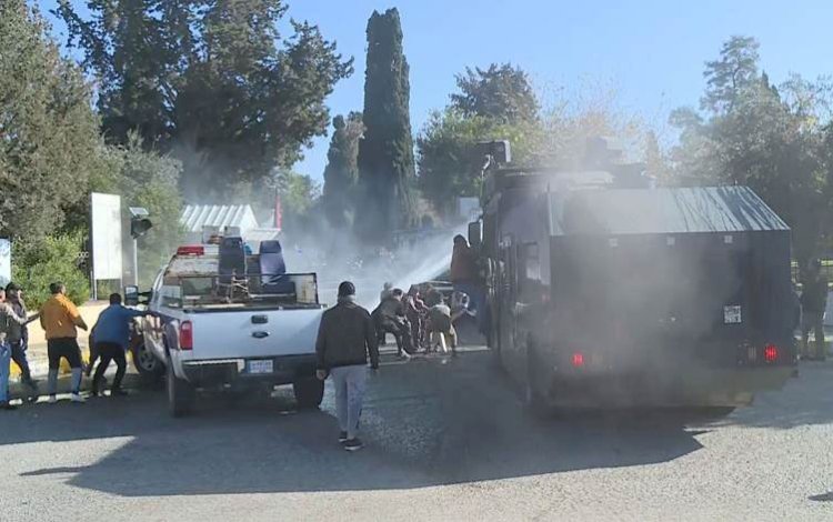 Kerkük: Petrol stajyerlerinin gösterisine polis müdahale etti