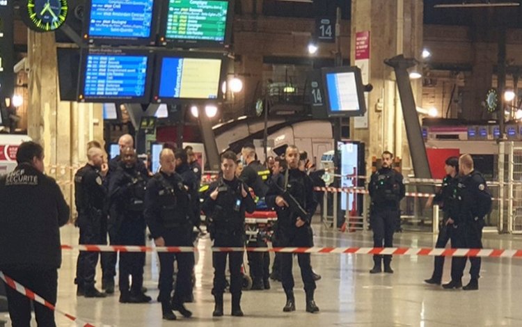 Paris’te bıçaklı saldırı: Çok sayıda yaralı var
