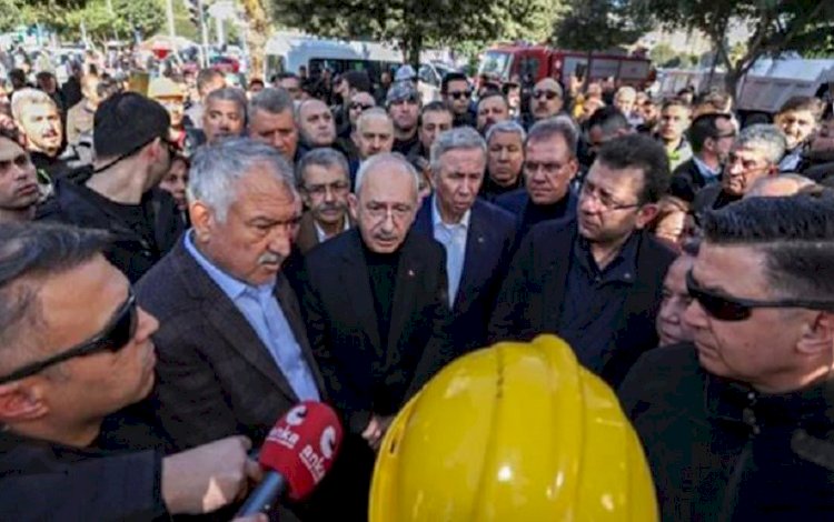 CHP lideri Kemal Kılıçdaroğlu, belediye başkanlarıyla beraber deprem bölgesinde