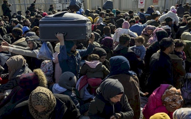 Türkiye'deki yüzlerce Suriyeli deprem sonrası Suriye'ye döndüyor