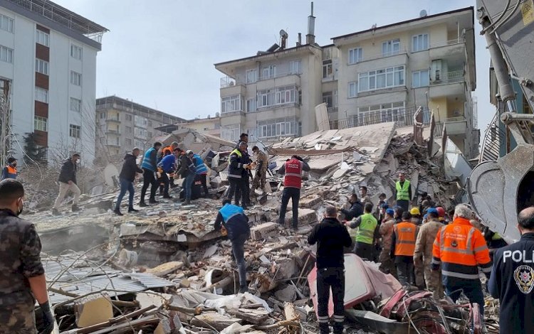 AFAD Başkanı: Malatya'daki depremde 32 kişi enkazdan kurtarıldı