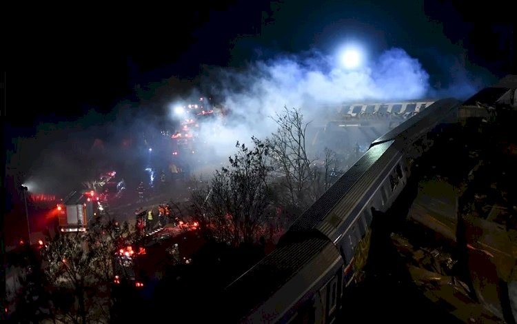 Yunanistan’da trenler kafa kafaya çarpıştı: 29 ölü, 85 yaralı