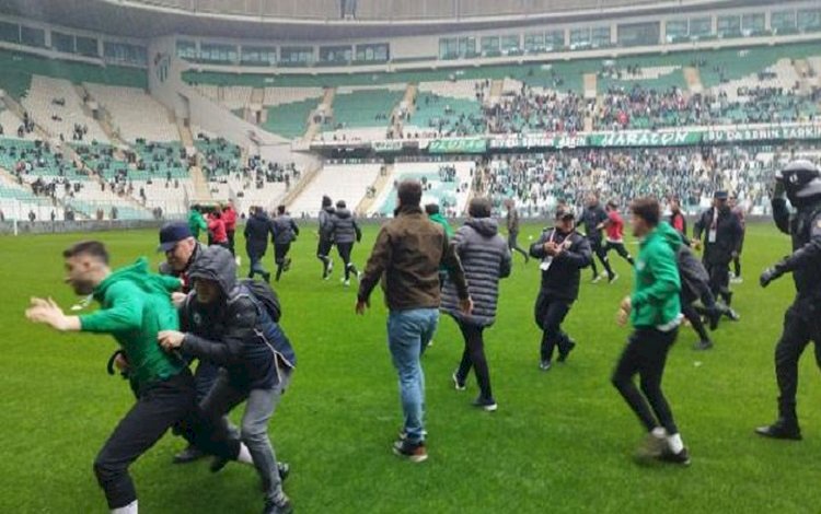 Bursaspor-Amedspor maçındaki olaylara ilişkin gözaltı sayısı 10'a yükseldi