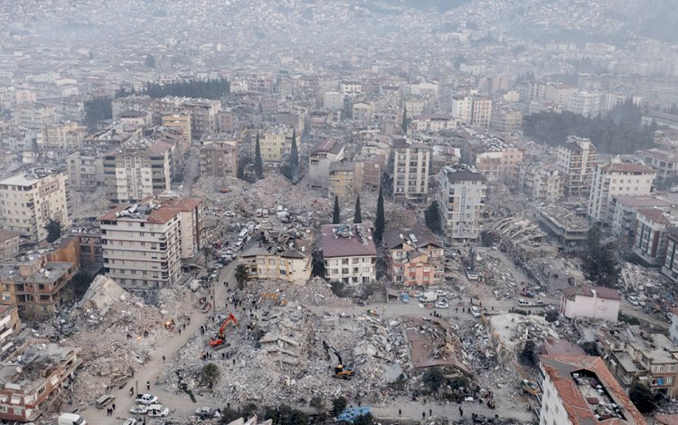 BM: Deprem bölgesi kıyameti çağrıştırıyor