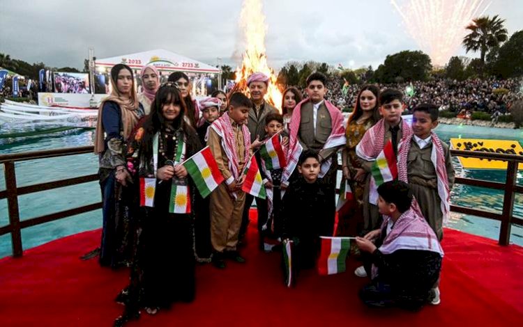 Başkan Barzani şehit çocukları ile Newroz ateşini yaktı